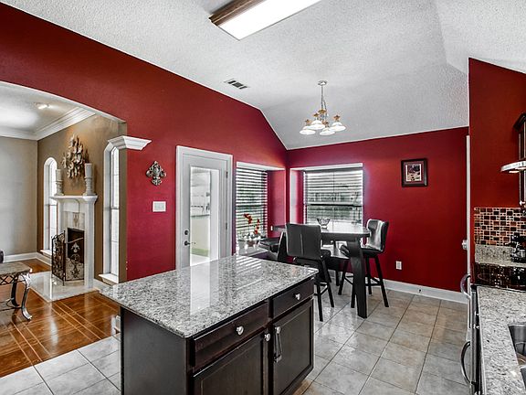 5th image of 117 Oak Fern Ct