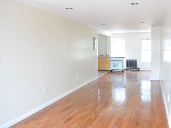 4th image of 252 Van Brunt St