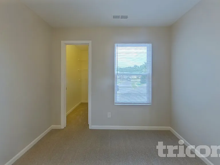 1048 Silverberry St — Photo 15