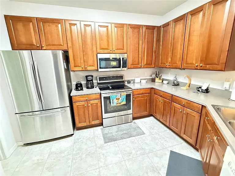 2052 Inverness Greens Dr — Photo 15