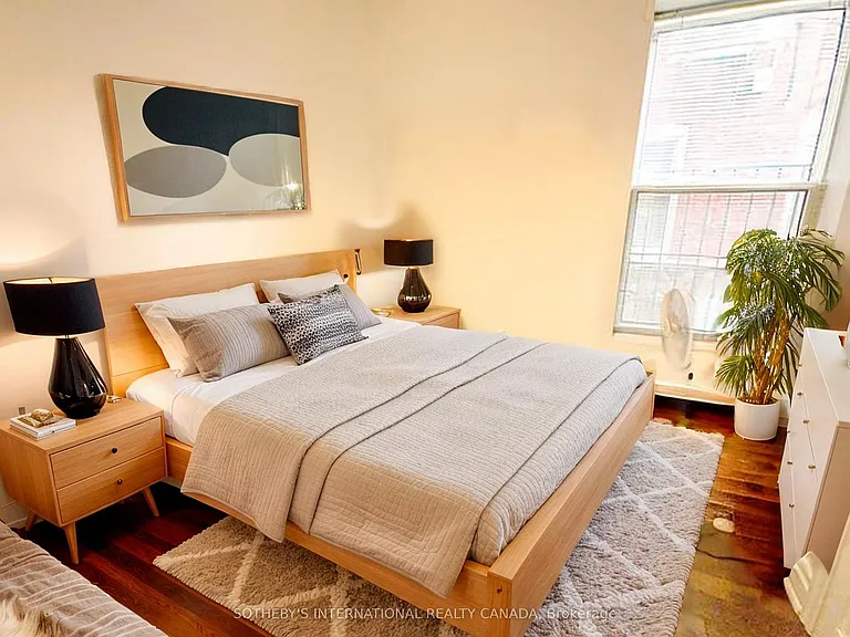 227 Beverley St #1 — Photo 8