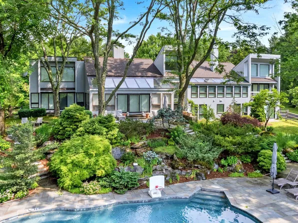 180 W Center Rd, West Stockbridge, MA 01266