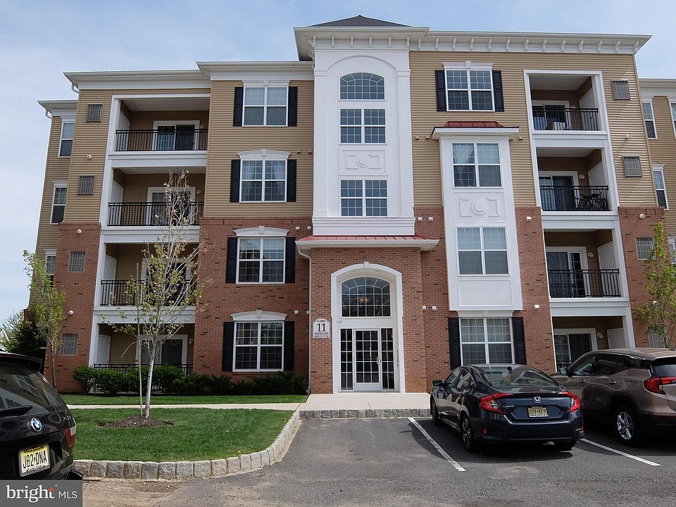 1st image of 1132 Halifax Pl