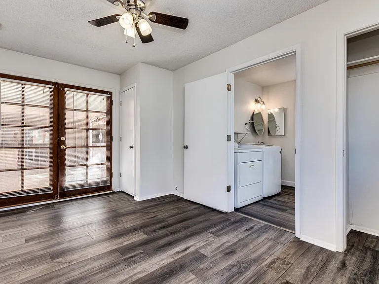 633 E Malibu Dr — Photo 6