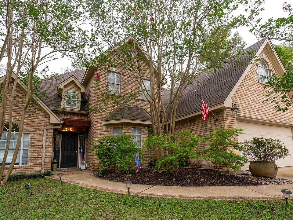1st image of 104 Bonnabel Pl