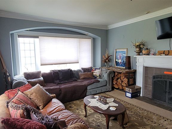 2nd image of 406 Home Addition Dr