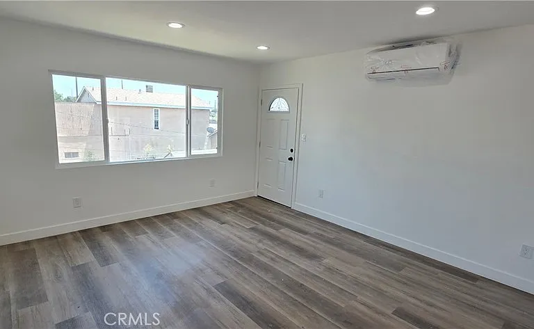 833 E 92nd St — Photo 16