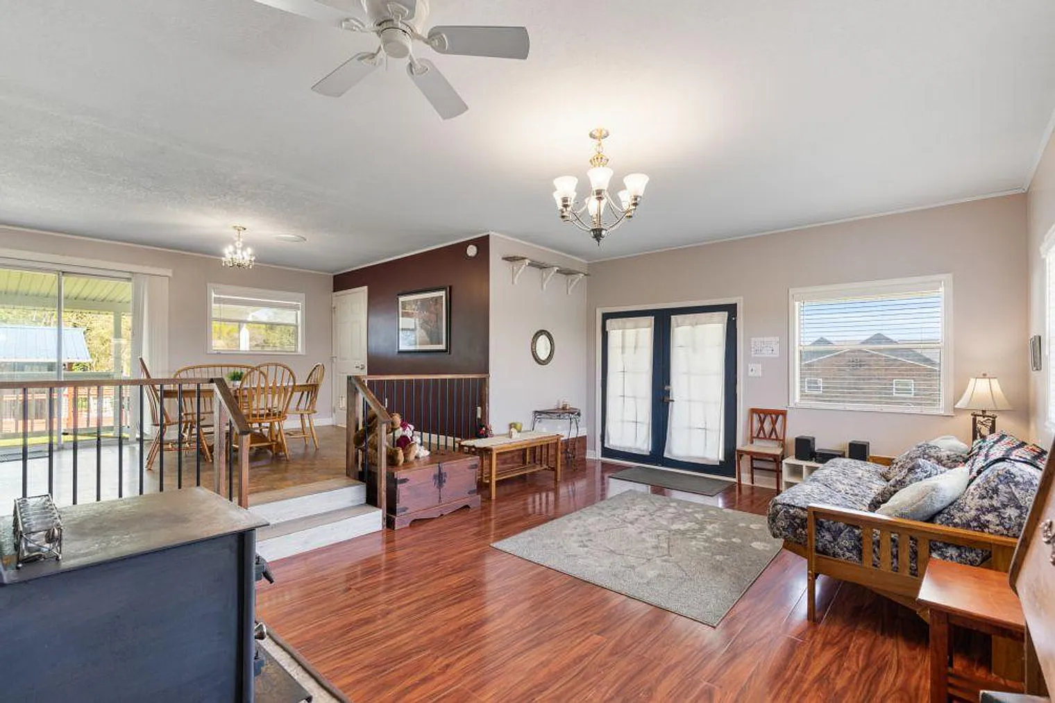 3 bed, 2.0 bath, 2647 sqft, $5,243 — Photo 2