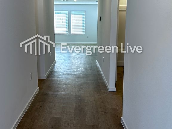 2nd image of 31 Lago Ln