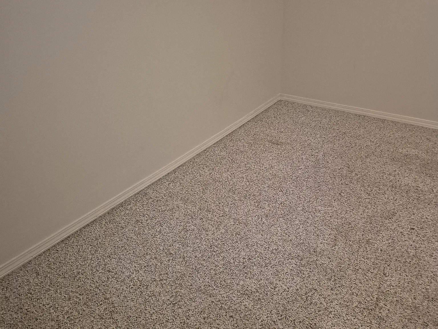 2 bed, 1400 sqft, $2,100 — Photo 2