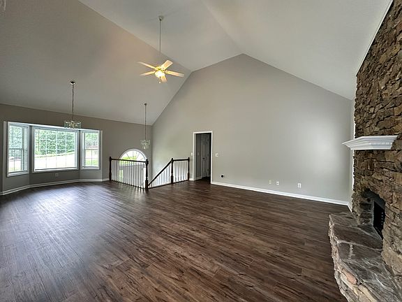 5th image of 5885 Sarah Orr Ln