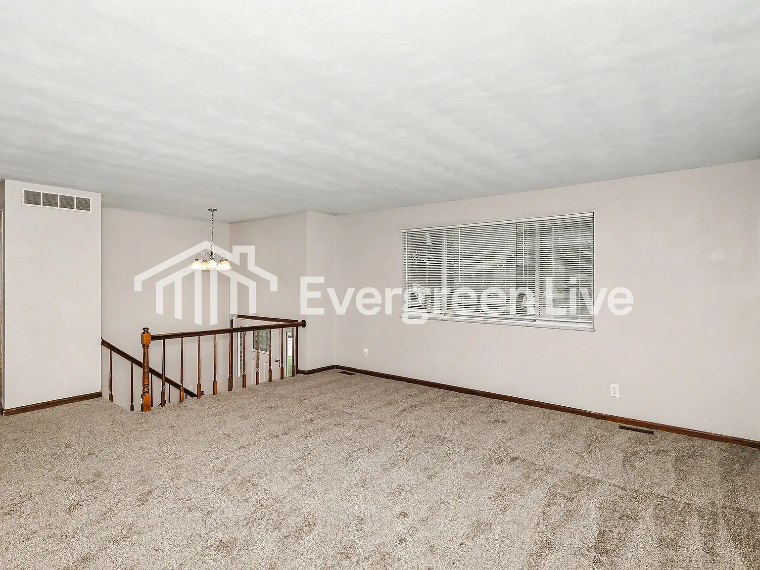 3 bed, 2.0 bath, 1999 sqft, $2,395 — Photo 3