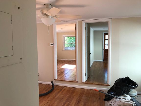 2nd image of 209 Grand St #209B