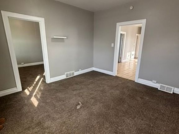 3rd image of 3919 Deodar St #46312