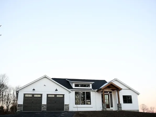 21 Watt St, Lunenburg, MA 01462