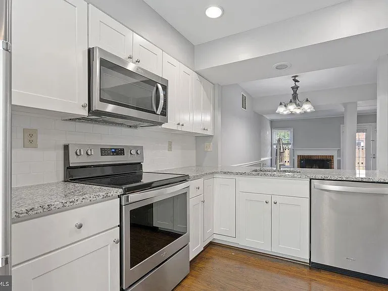 2522 S Arlington Mill Dr #D-4 — Photo 3