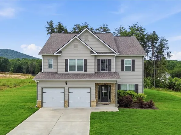 61 N Village Cir, Rydal, GA 30171