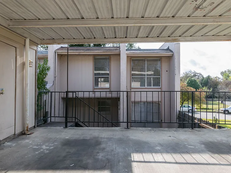439 Valley Park Dr — Photo 21