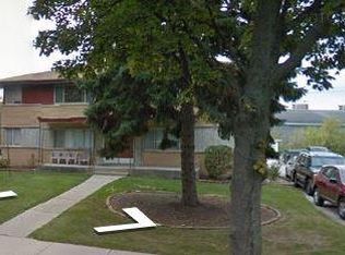 7414 W Fernwood Cir, Milwaukee, WI 53219