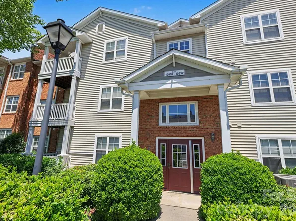 10616 Hill Point Ct, Charlotte, NC 28262