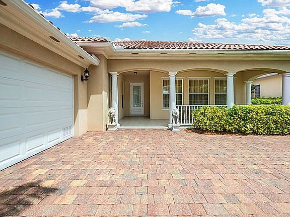 3rd image of 5968 Mariposa Ln