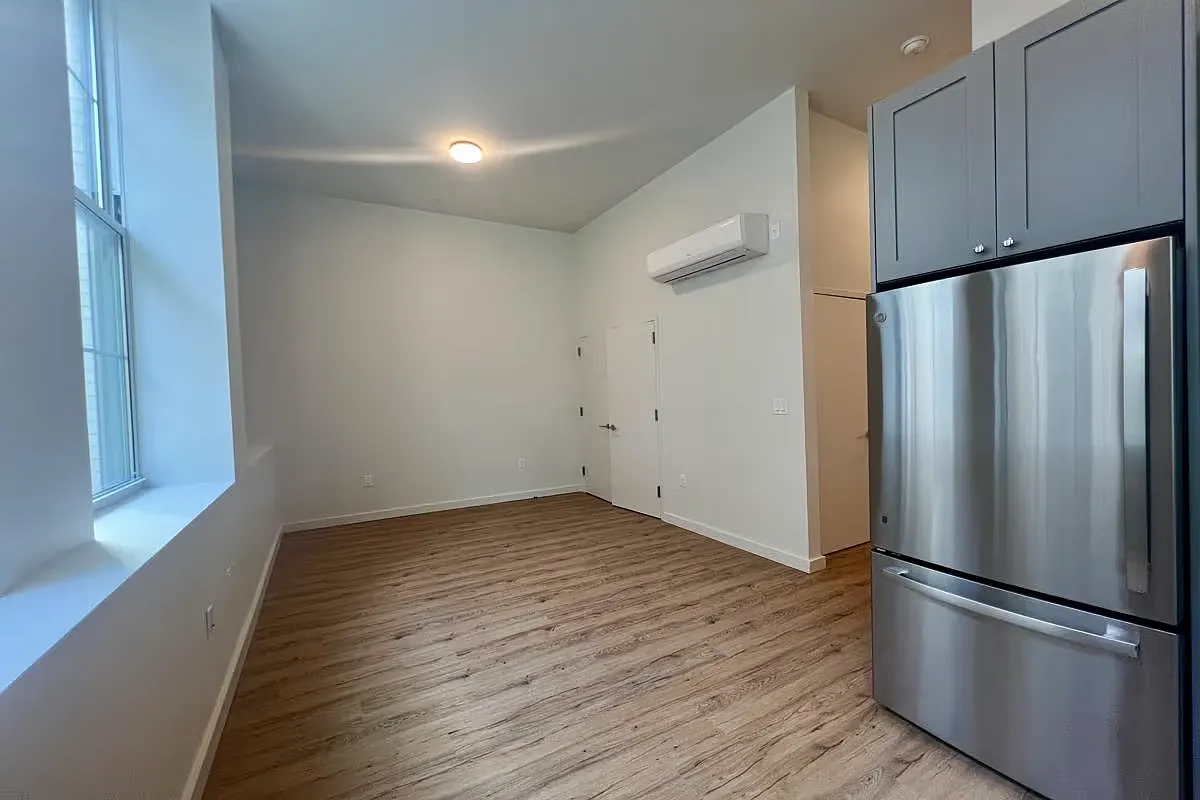991 Saint Johns Place — Photo 4