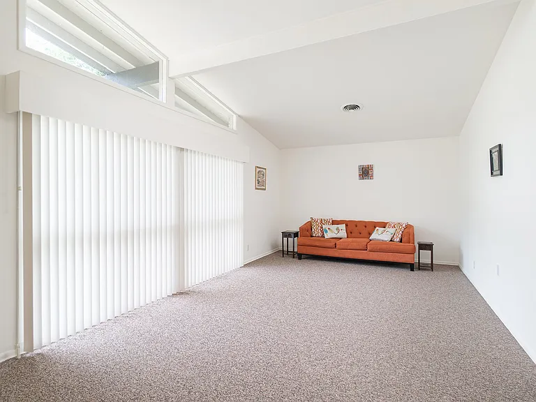 3811 Ridgeline Dr — Photo 2