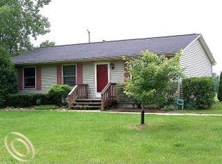 11137 Spencer Dr, Fowlerville, MI 48836