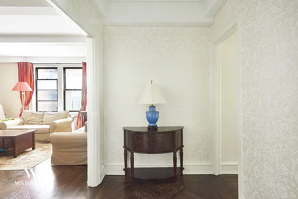 Sold by Warburg | media 12