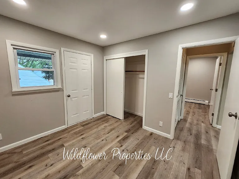 706 S Center St #4 — Photo 11