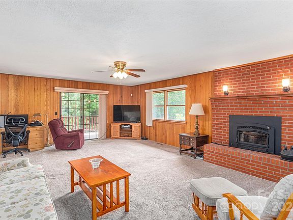 4th image of 100 Bird Creek Dr