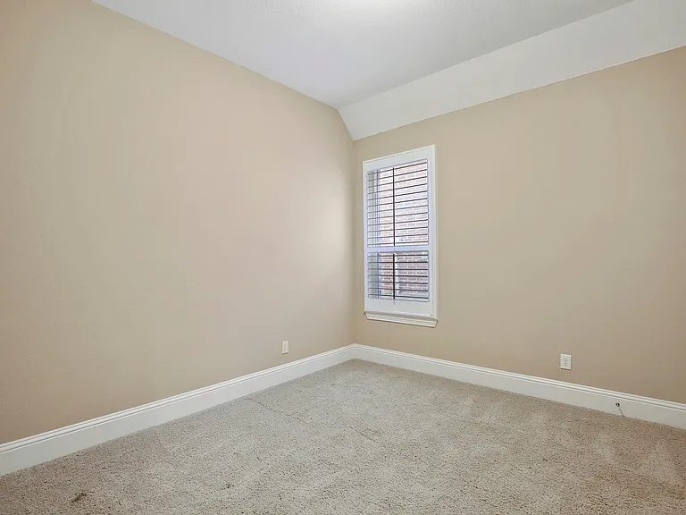 13732 Eleanor Ave — Photo 33