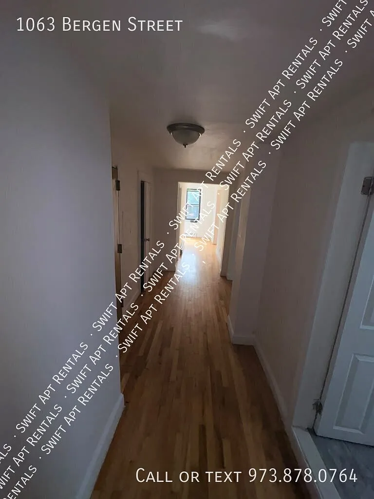 Bergen Newark, NJ 2 bedroom Price 1800 — Photo 1