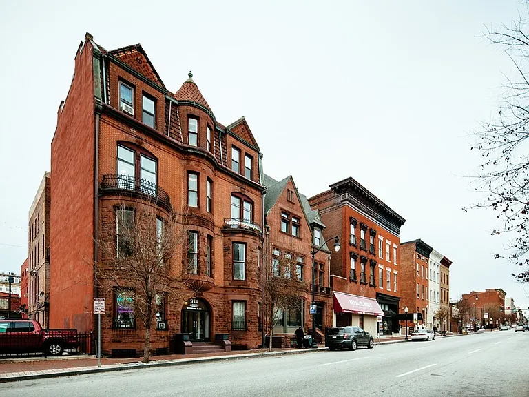 For Rent: Urban Luxury at 914 N. Charles St Your City Lifestyle Awaits! — Photo 10