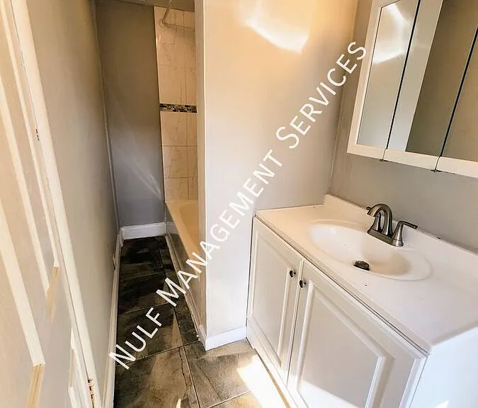4058 Penn Ave #2 — Photo 4