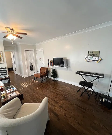 2535 N Seminary Ave — Photo 5
