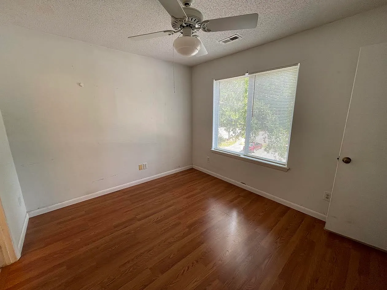 4 bed, 1109 sqft, $500 — Photo 4