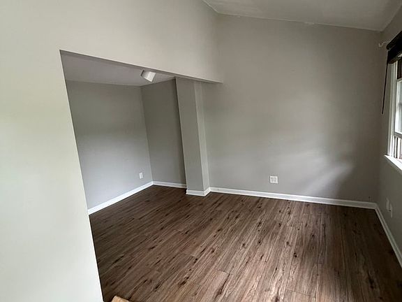 5th image of 350 University Ave APT 2