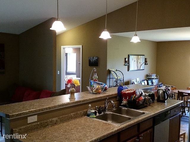 450 Quiet Meadow Kitchen view 1