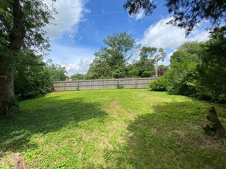 237 Vanderbilt Dr — Photo 33