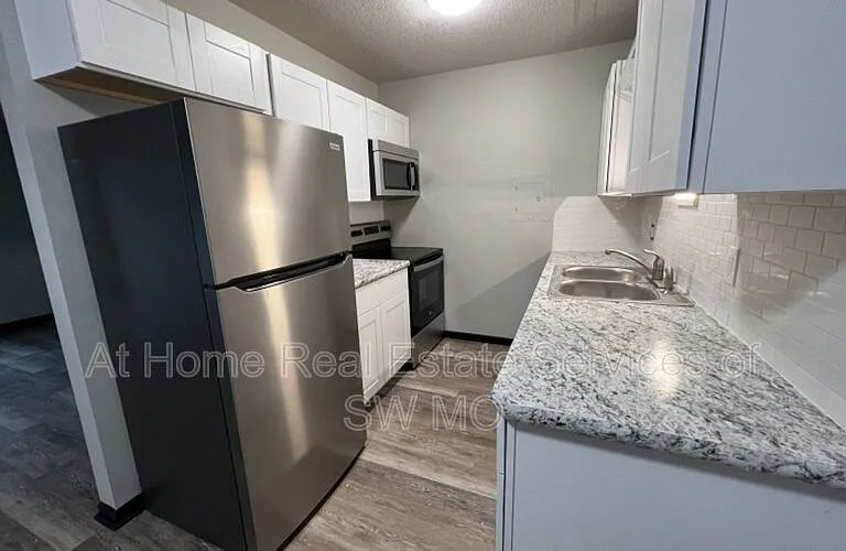 1242 E Cherry St #204 — Photo 1