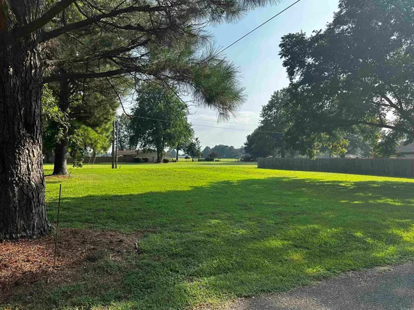 1302 Woodfield Cv, Trumann, AR 72472