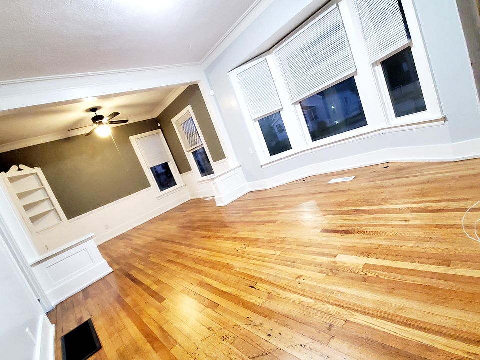 1st image of 1211 Tamarack Ave NW