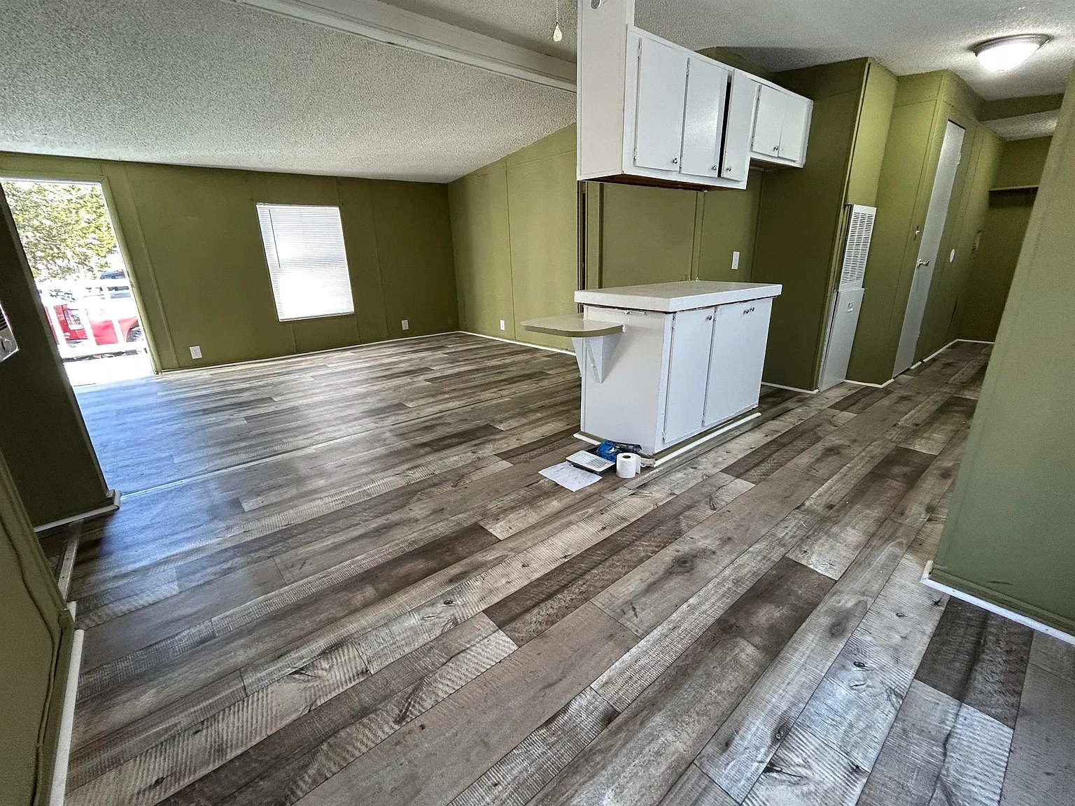 3 bed, 1000 sqft, $850 — Photo 3
