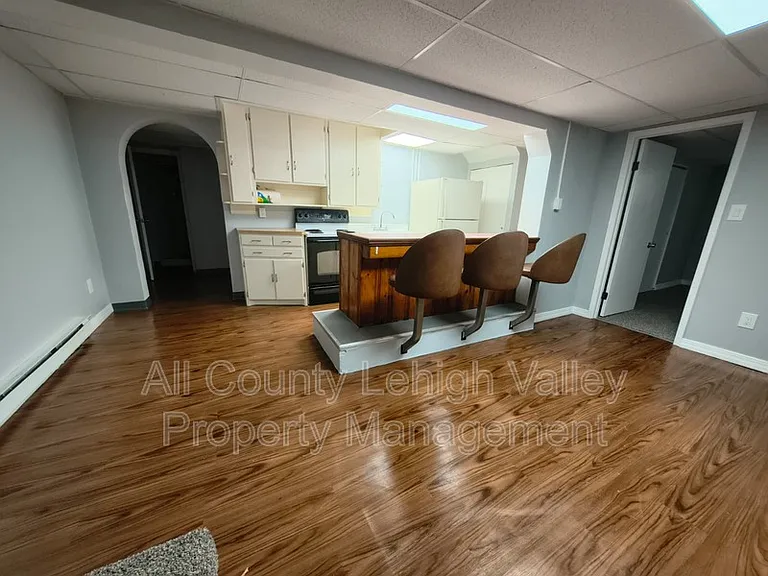 15 N Jerome St — Photo 2
