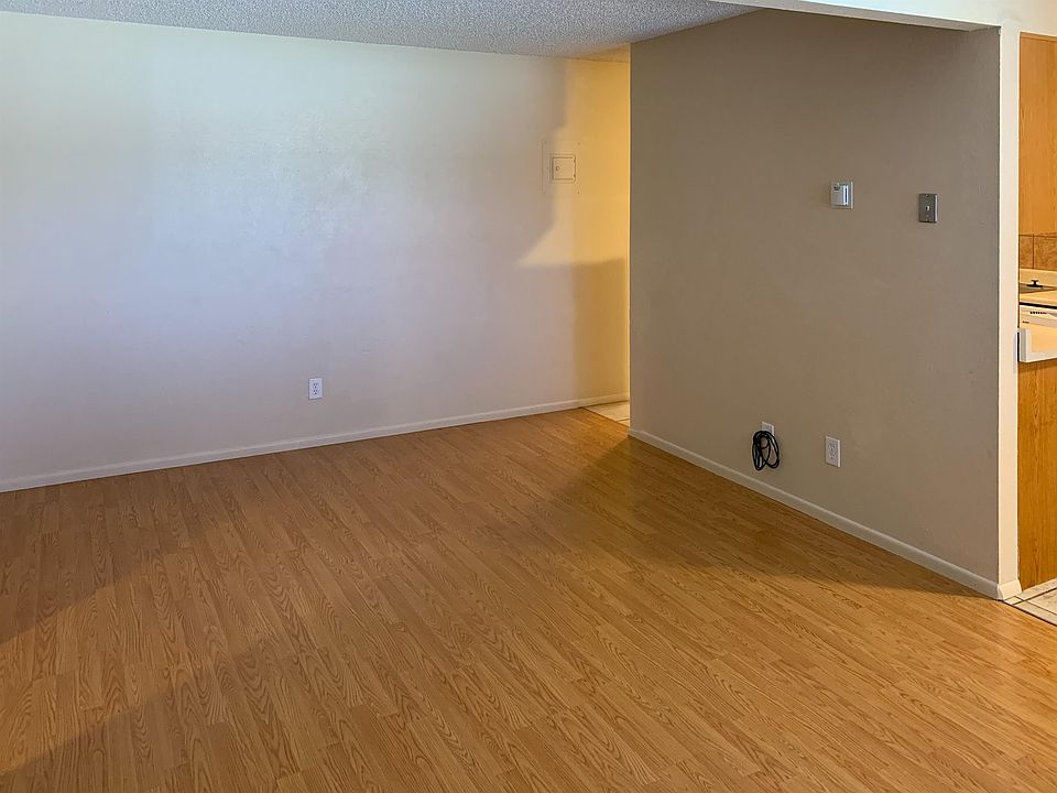 1st image of 1252 Dewar Dr #11