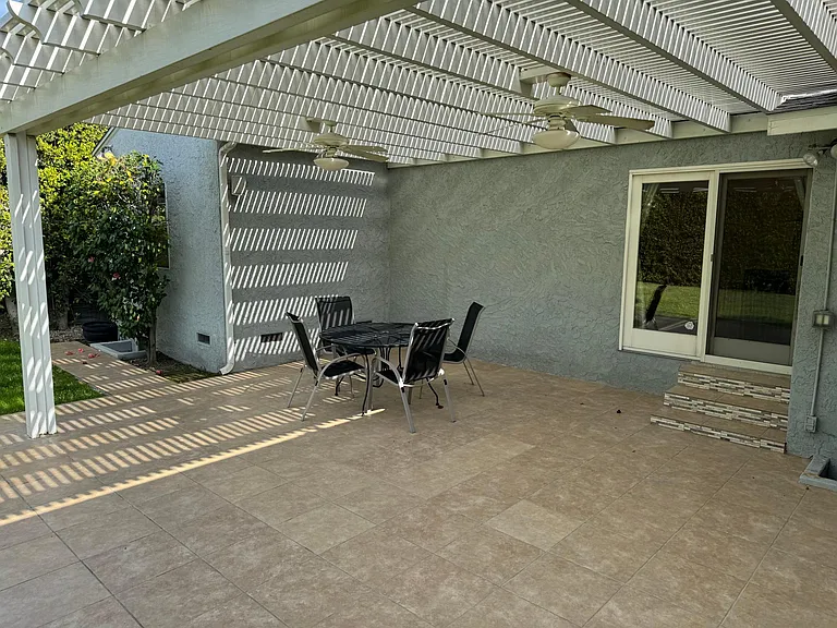 12411 Kittridge St — Photo 32