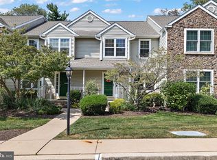 886 Amber Ln, West Chester, PA 19382