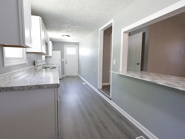 308 E Maryland St #1 — Photo 4