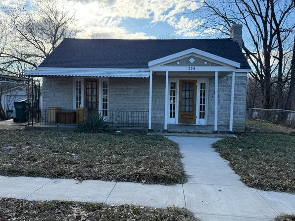 208 N Lincoln Avenue, Monett, MO 65708